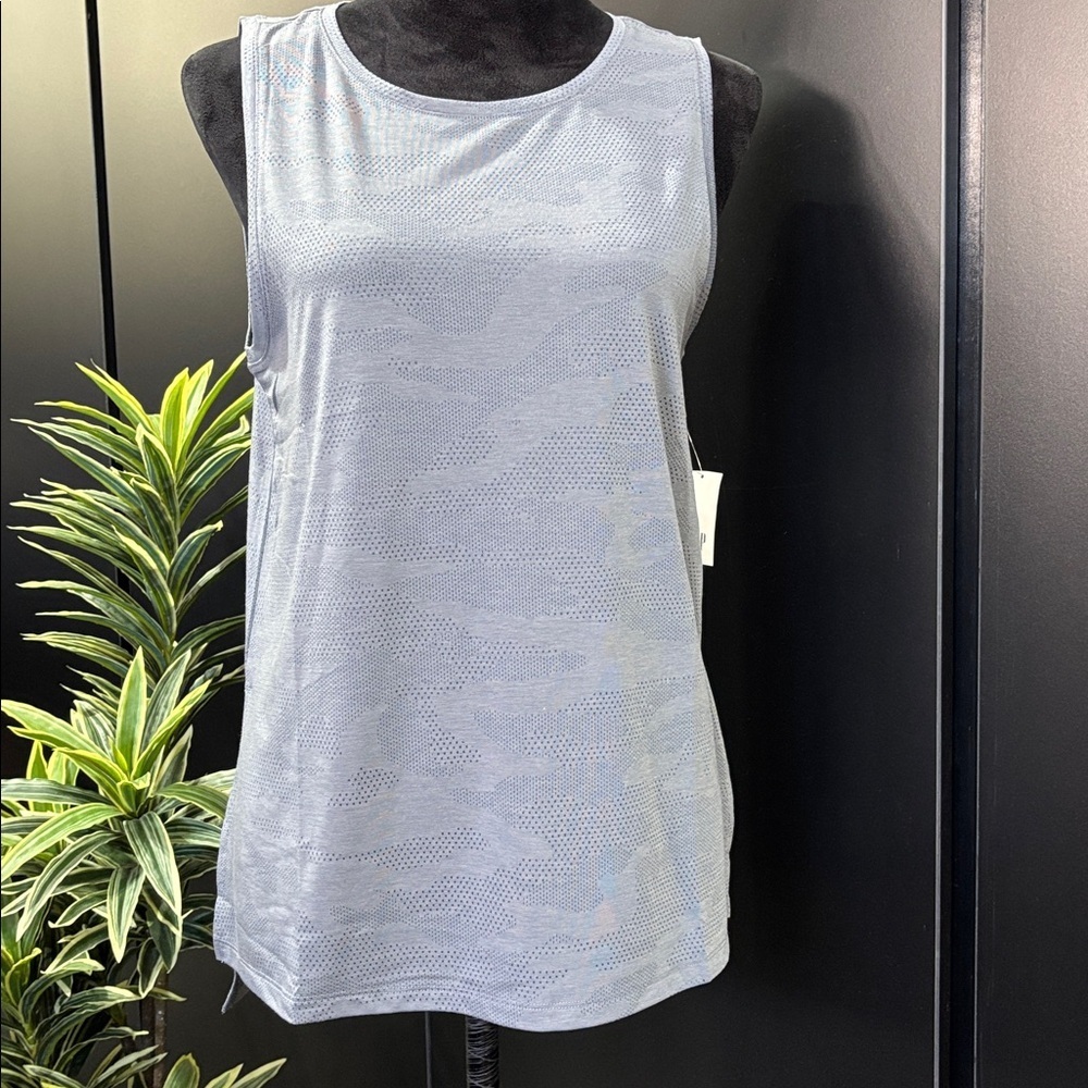 GAP Lazer Cut,See Thru crew neck,drop tail,athletic, lightweight,everyday,summer